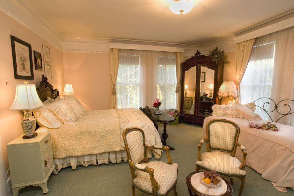 The Bissell House Bed & Breakfast พาซาเดนา ภายนอก รูปภาพ